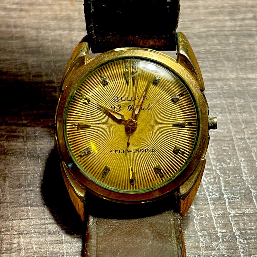 Men’s vintage Bulova  23 jewel watch.  Needs stem.  Self winding.